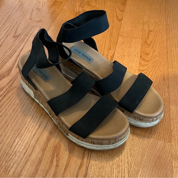 Steve Madden Shoes - Steve Madden platform sandals